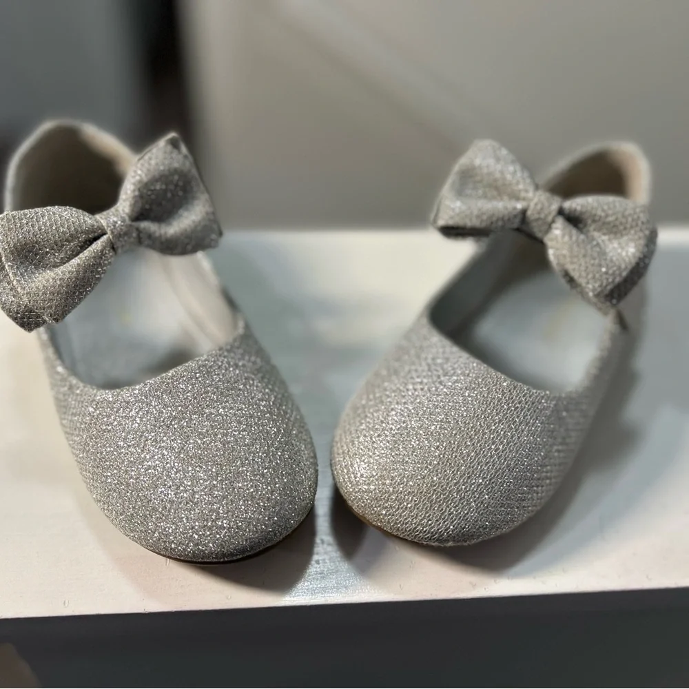 Kids HeHalnom‎ Silver Bow Shoes-Size 12